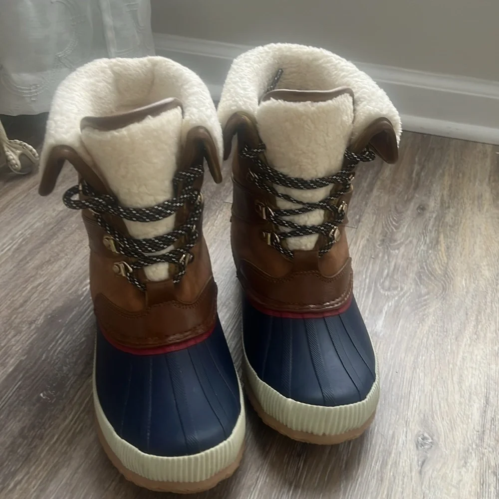 Tommy Hilfiger Rustee leather lined warm duck winter boots size 8